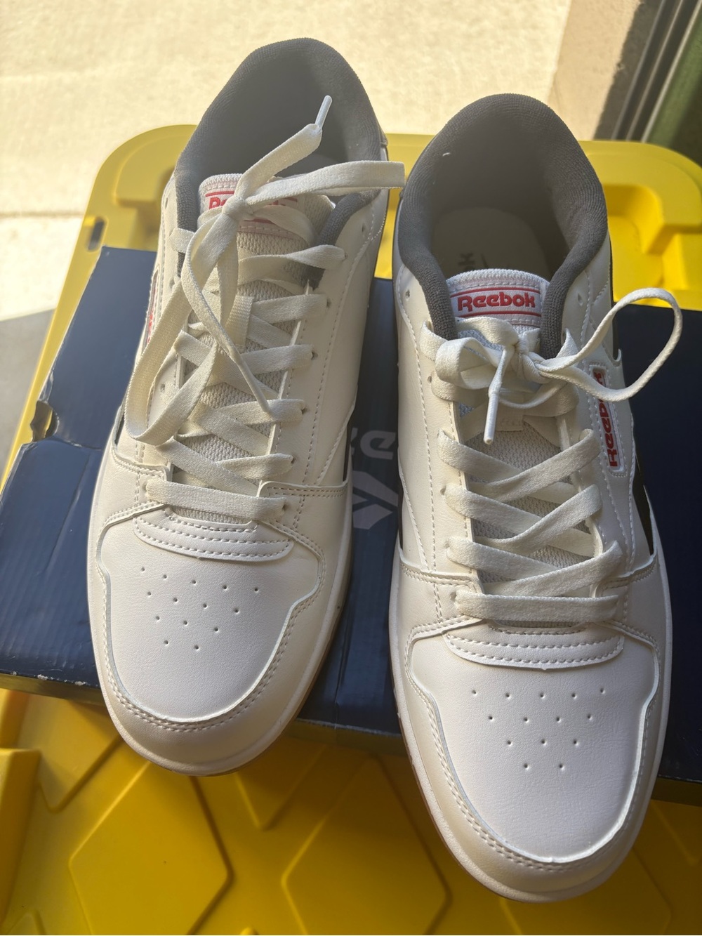 Reebok Men's White and Black Low-Top Athletic Sneakers